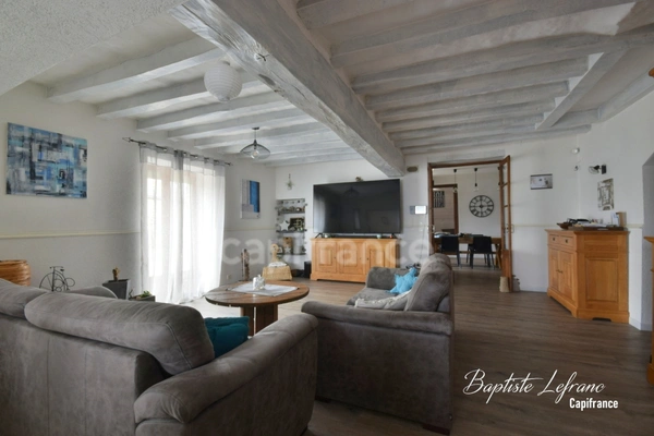 Longère d'exception 8 pièces – 203 m² habitables avec jardin et piscine proche Angers