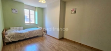 Appartement à vendre avec grand balcon et vue dégagée - quartier calme de Salins-Les-Bains