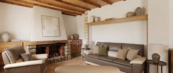 Maison lumineuse avec terrasse, jardin et garages - Arbois (39600)