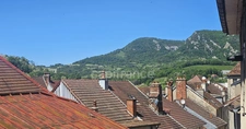Appartement à vendre avec grand balcon et vue dégagée - quartier calme de Salins-Les-Bains