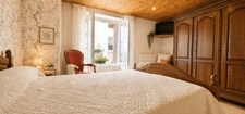Maison familiale – Arbois centre – Terrasse, jardin, garages et atelier (39600)