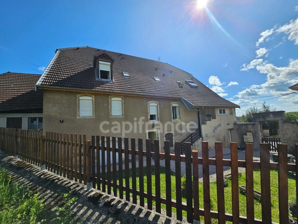 MOUCHARD (39) – Immeuble de rapport > 8 %