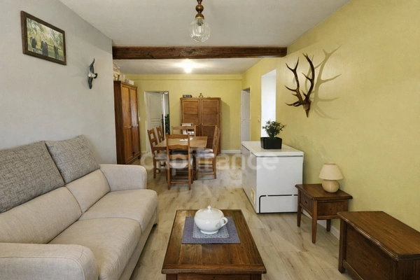 Appartement 2 chambres avec extérieur privatif et dépendance - à vendre MOUCHARD (39330)