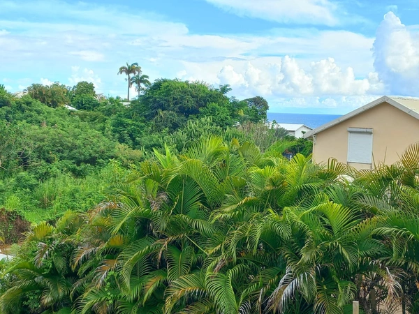 Villa double, Un T4 et Un T3 à vendre LE GOSIER (971), T4 vue mer, 2 entrées distinctes 