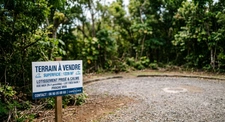 Terrain constructible à vendre emplacement d'exception, mer, de 1 229,00 m² SAINTE ANNE (971)