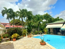 Villa F4 et dépendances, piscine, à vendre la jaille BAIE MAHAULT (971) 