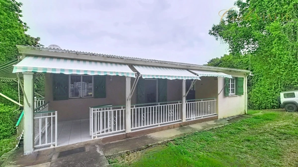 Maison T4 à vendre et son T2 SAINTE ANNE BURAT (971)