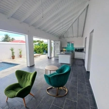 Maison plain pied, piscine à vendre 3 pièces SAINTE ANNE (971)