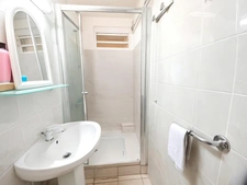 Ensemble immobilier d'envergure sur 1 900 m² de terrain –  Dampierre à vendre 13 pièces, LE GOSIER