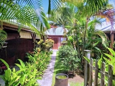 Maison 13 pièces ou gites capacité 26 personnes à vendre SAINTE ANNE (971)? piscine, jardin tropical