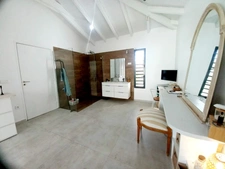 Rare, recently built, single-storey 4-bedroom villa with a large 1600m2 plot and swimming pool for sale in Le Gosier (971).