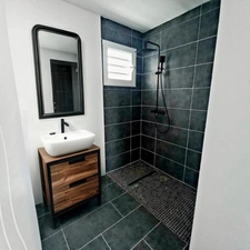 Maison plain pied, piscine à vendre 3 pièces SAINTE ANNE (971)