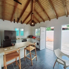 Maison neuve, 3 pièces plain pied, meublée à vendre à SAINTE ANNE (971), GUADELOUPE, piscine et clôturée