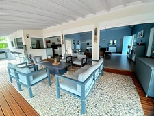 Villa for sale with master room and swimming pool, 7 rooms (971)