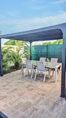 Dpt Guadeloupe (971), à vendre SAINTE ANNE maison contemporaine P3 avec piscine