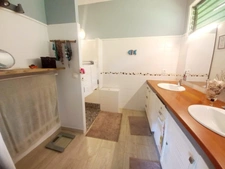 EXCLUSIVE – Rare Villa-Gîtes on 2,280 m² – Petit-Bourg VERNOU