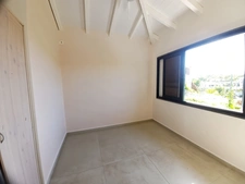 Rare, recently built, single-storey 4-bedroom villa with a large 1600m2 plot and swimming pool for sale in Le Gosier (971).
