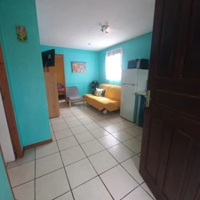 Maison 13 pièces ou gites capacité 26 personnes à vendre SAINTE ANNE (971)? piscine, jardin tropical