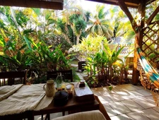 Maison 13 pièces ou gites capacité 26 personnes à vendre SAINTE ANNE (971)? piscine, jardin tropical