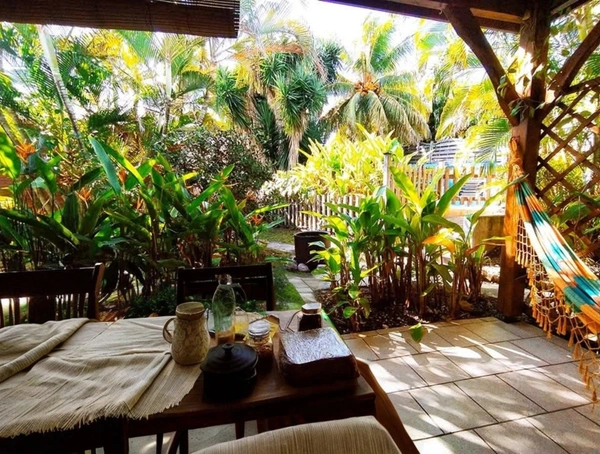 Maison 13 pièces ou gites capacité 26 personnes à vendre SAINTE ANNE (971)? piscine, jardin tropical