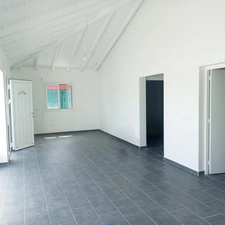 Maison plain pied, piscine à vendre 3 pièces SAINTE ANNE (971)
