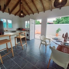 Maison neuve, 3 pièces plain pied, meublée à vendre à SAINTE ANNE (971), GUADELOUPE, piscine et clôturée