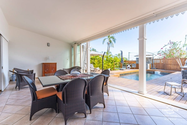 Saint-Gilles-les-Bains – Villa F7 rénovée avec piscine & spa