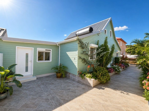 Villa F4 100m² et studio indépendant 25m² - Plateau Caillou