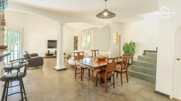 Villa F5/6 avec piscine – La Possession, quartier Saint-Laurent