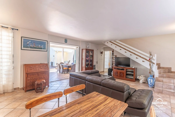 Saint-Gilles-les-Bains – Villa F7 rénovée avec piscine & spa