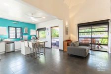 Recently built 6-room villa in a quiet, private residential area in La Saline-les-Bains