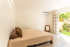 SAINT-GILLES-LES-BAINS – VILLA RÉNOVÉE AVEC PISCINE, SPA ET 5 CHAMBRES