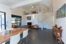 Recently built 6-room villa in a quiet, private residential area in La Saline-les-Bains