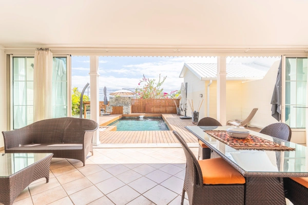 SAINT-GILLES-LES-BAINS – VILLA RÉNOVÉE AVEC PISCINE, SPA ET 5 CHAMBRES