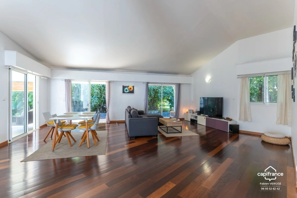 Maison familiale F4/5 de plain-pied avec varangue – Duparc, Sainte-Marie