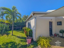 Recently built 6-room villa in a quiet, private residential area in La Saline-les-Bains