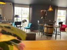 À Vendre : Fonds de Commerce - Pub, Bar à Vin et Ambiance Cosy