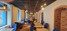 À VENDRE – MURS COMMERCIAUX D’UN RESTAURANT AVEC TERRASSES ET JARDIN – BOURGOGNE DU SUD