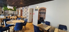 À VENDRE – MURS COMMERCIAUX D’UN RESTAURANT AVEC TERRASSES ET JARDIN – BOURGOGNE DU SUD
