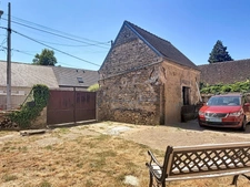 🌿 À vendre – Authentique longère de 192 m² à proximité de Clermont