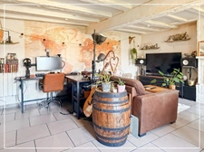 LIANCOURT CENTRE-VILLE – T1 AVEC CHARME DE L'ANCIEN AVEC GARAGE !