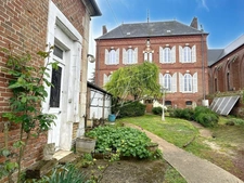 Ancien presbytère Maison 274 M2 et Maisonnette de 51 M2