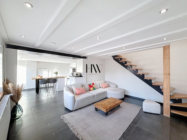 Maison de village à vendre - rénovée avec grande terrasse – Cœur de Feigères