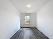 Superbe Appartement 5 Pièces en Dernier Étage avec Terrasse, Garage Double et Accès PMR