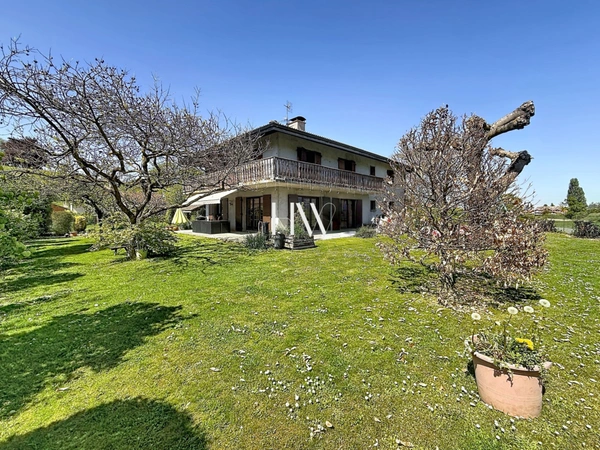 Maison à vendre 7 pièces BONS EN CHABLAIS (74)