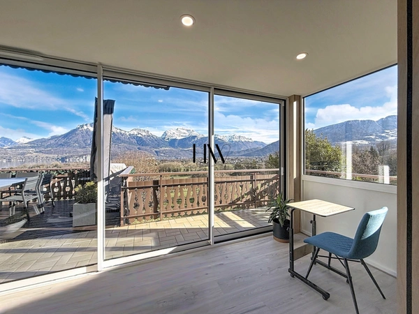 Chalet à vendre - entièrement rénovée avec vue panoramique lac et montagne -  8 pièces SEVRIER (74)