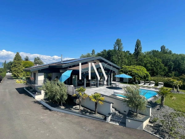 Maison de standing à vendre 14 pièces - 437 m2 - ANTHY SUR LEMAN (74)