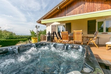 À vendre – Maison familiale avec jardin, jacuzzi et potentiel, à deux pas des commerces du Châble (Beaumont)