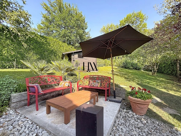 Demeure familiale de caractère à vendre - au cœur de Collonges-sous-Salève - 9 pièces  (74)