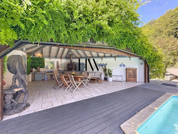Maison familiale à vendre 10 pièces VETRAZ MONTHOUX (74) - Ou spécial investisseurs